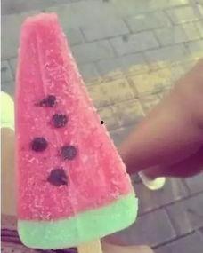 小时候吃的白瓤黑籽的瓜,白瓤黑籽瓜的甜蜜滋味