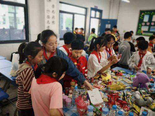 学校大瓜热门话题,揭秘学校大瓜热门话题背后的真相