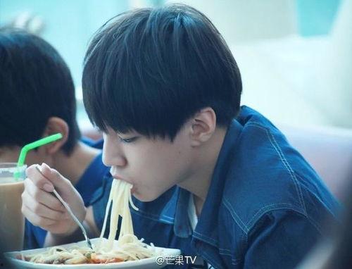 爆料吃瓜王俊凯图片,这瓜太新鲜了！