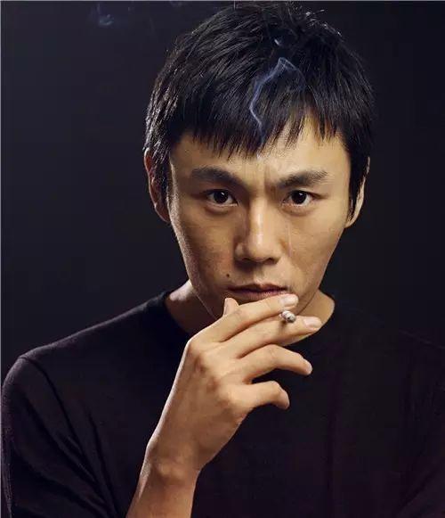 娱乐圈的吃瓜影帝一口气看完,影帝一口气吃尽瓜料，揭秘幕后真相