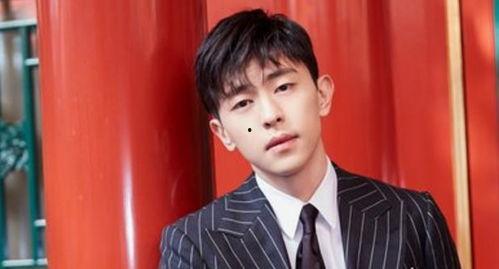 近视的明星网红